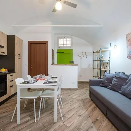 House Under The Towers Apartment *